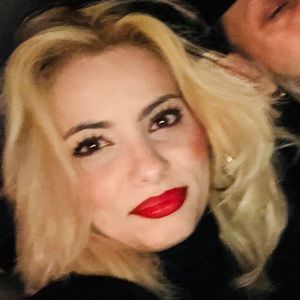 Meet your Posher, Polly